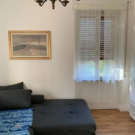 Luna, Vicino Centro Storico *