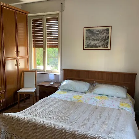 Luna, Vicino Centro Storico